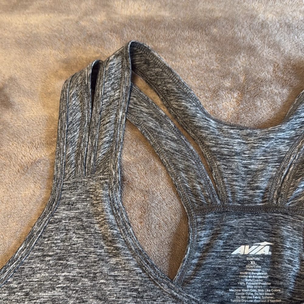 Women’s Avia workout tank top - Picture 2 of 5